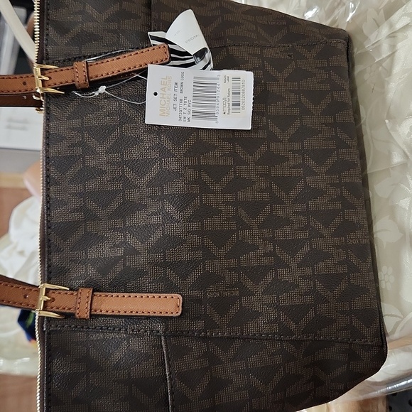🔹️Michael Kors🔹️ JET SET EAST WEST ZIP TOP SIGNATURE TOTE  ✨️🤎 - Picture 7 of 8